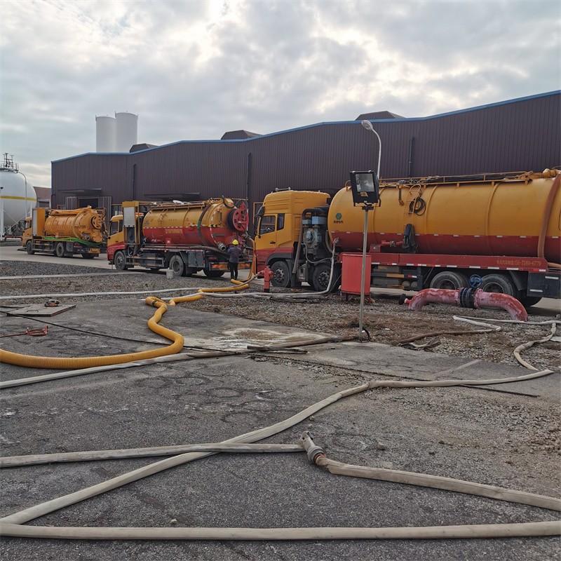 色达污水池清理