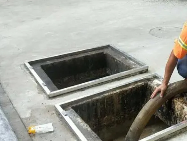 色达化粪池清理