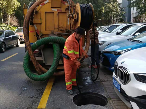 色达排污管道清淤